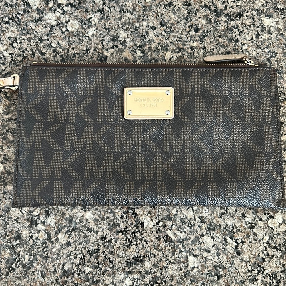 MK wristlet